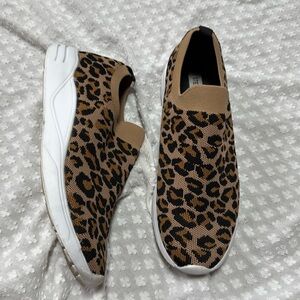 Steve Madden Lillian Slip on Leopard Sneakers size 8.5